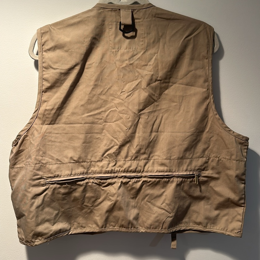 Master Sportsman Fishing Vest - Rugged Outdoor Gear, Size‎ L, Tan - Picture 6 of 9